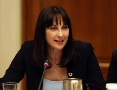 Χανιά: Η αντίδραση της Έλενας Κουντουρά για τις ύβρεις στα γραφεία των ΑΝΕΛ – Φυγαδεύτηκε η υπουργός (βιντεο)